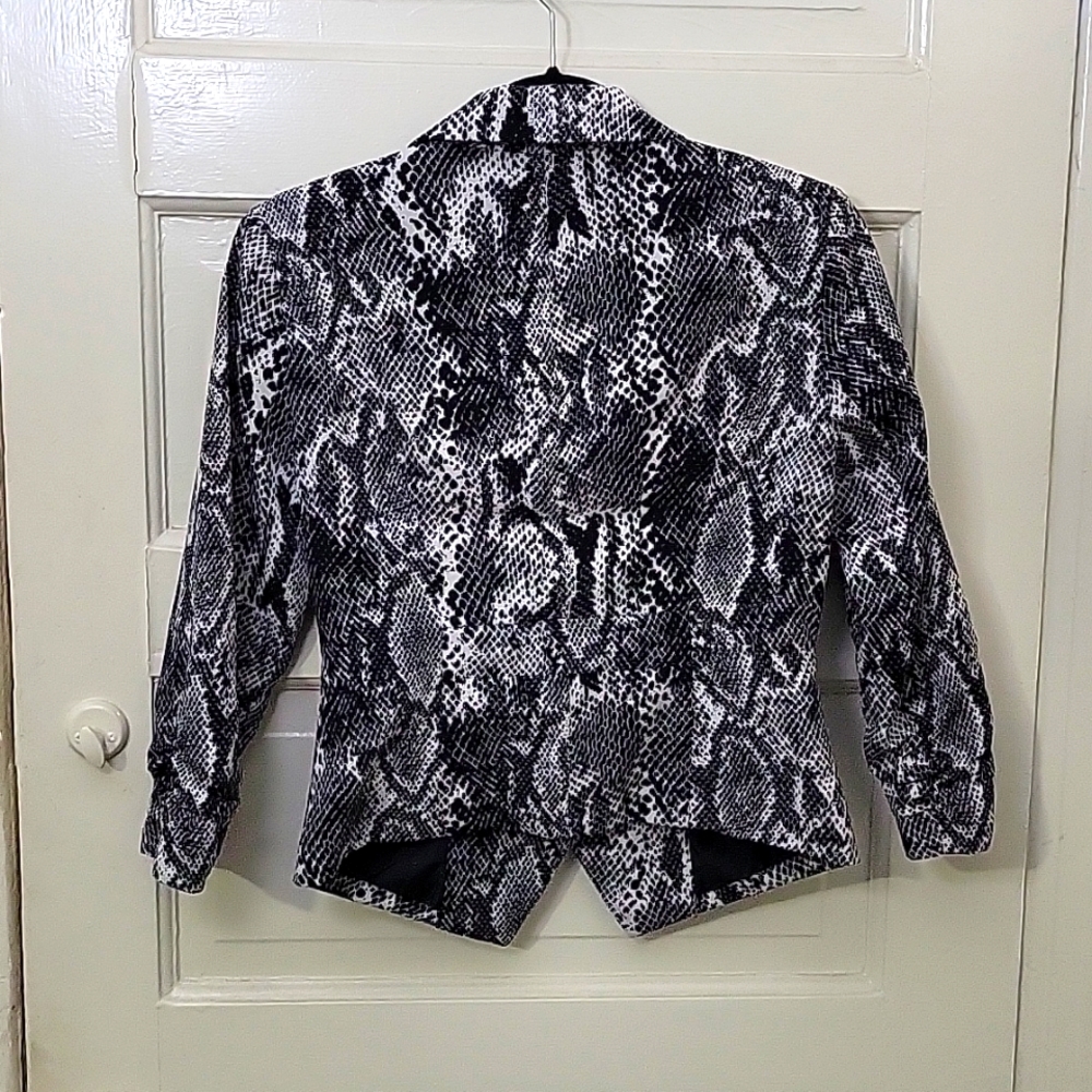 EXPRESS Snakeprint Blazer - Picture 6 of 7